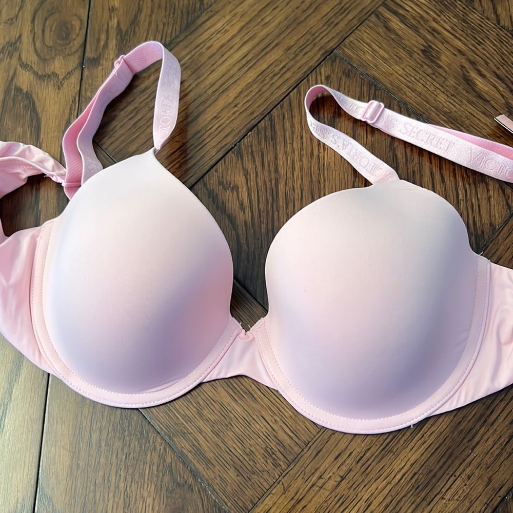 VS pink bra NWT